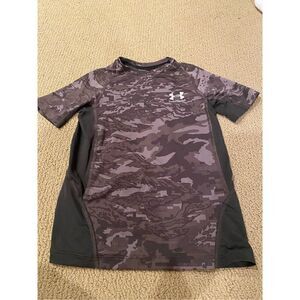 Under Armour boys camo performance tee youth small